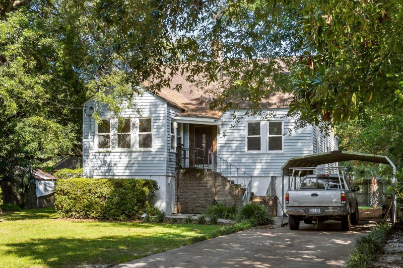 Property image 3 at 8 Riverside Drive, Charleston, SC 29403