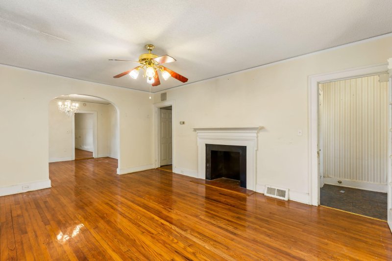Property image 4 at 8 Riverside Drive, Charleston, SC 29403