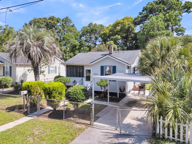 Property image 4 of 2215 Suffolk Street in Dorchester Terrace, North Charleston, SC 29405