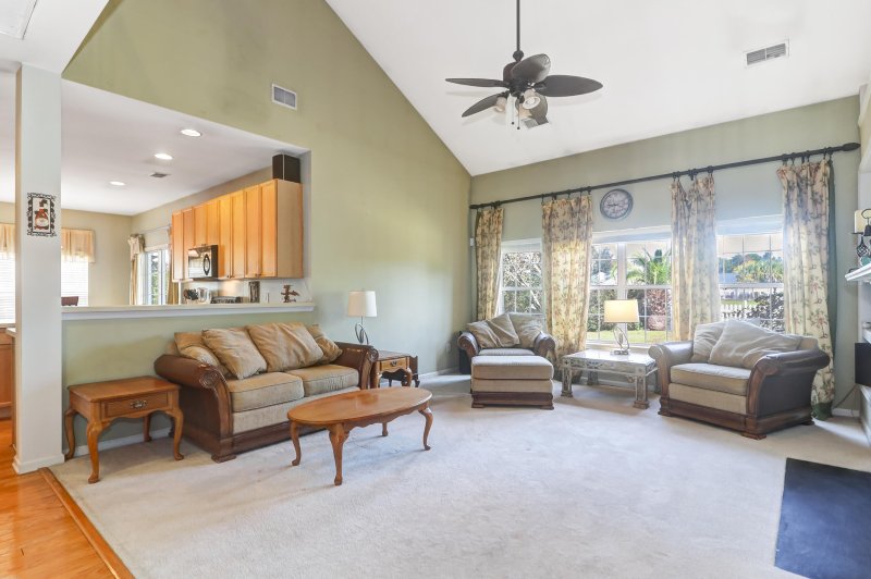 Property image 3 at 566 Ivy Circle, Charleston, SC 29414