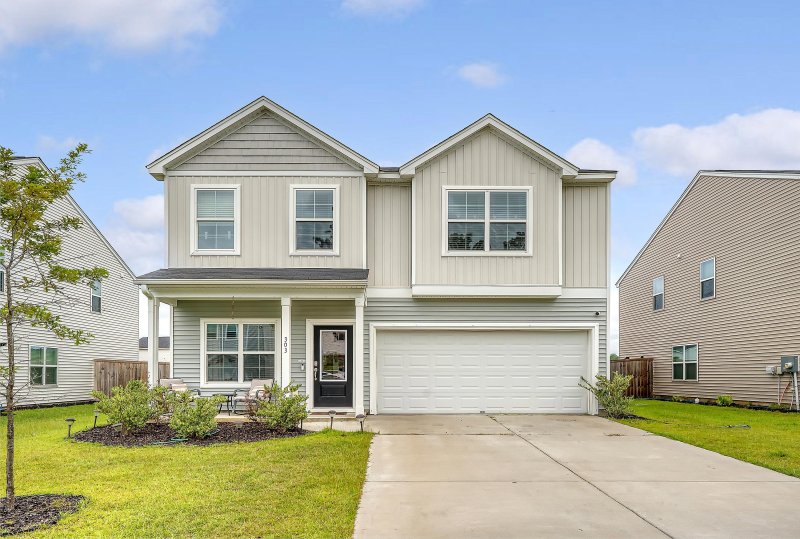 Property image 2 of 303 Torslanda Lane in Petterson Meadows, Summerville, SC 29486