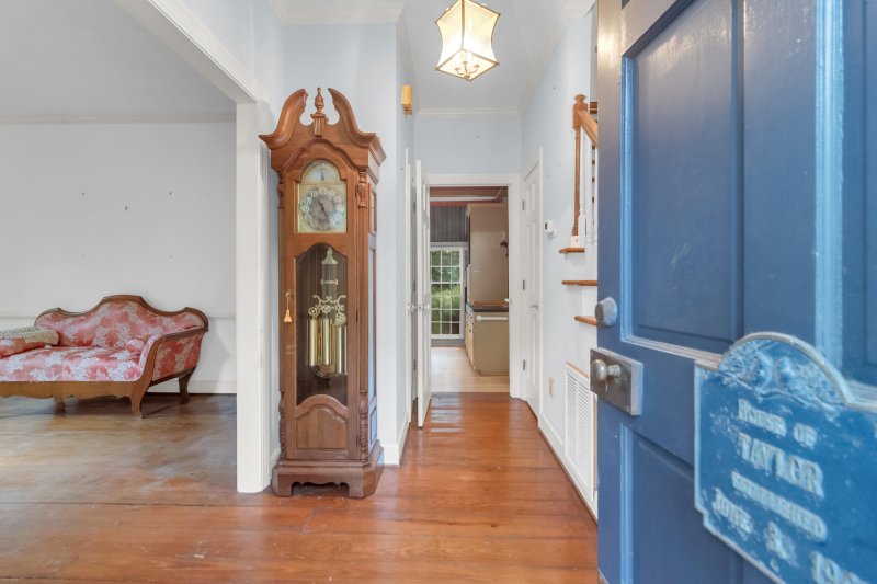 Property image 2 of 1063 Deleisseline Boulevard in Snee Farm, Mount Pleasant, SC 29464