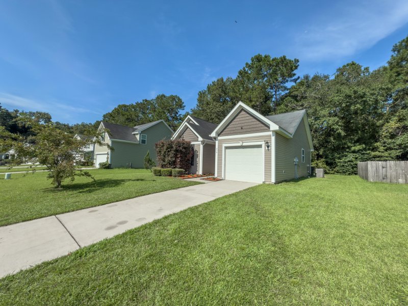 Property image 3 of 498 Stoney Field Drive in Stoney Creek, Moncks Corner, SC 29461