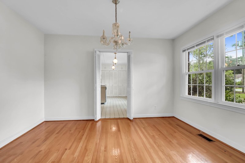 Property image 5 of 1006 Lakeview Drive in The Groves, Mount Pleasant, SC 29464