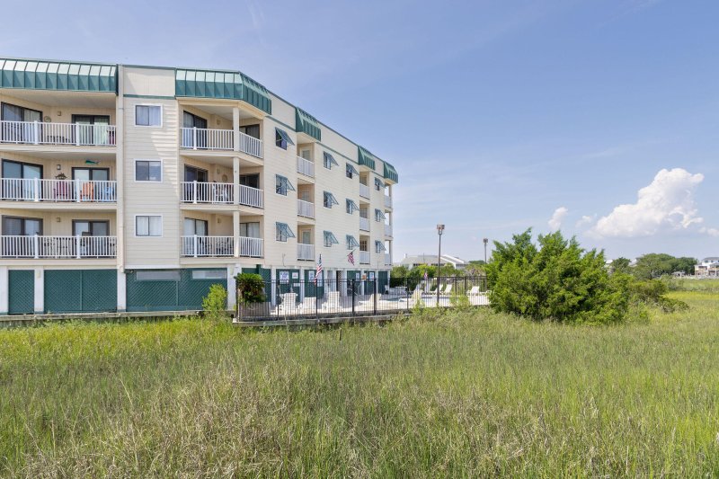 Property image 4 of 3701 Dock Site Road 105 in Bay Creek Villas, Edisto Island, SC 29438
