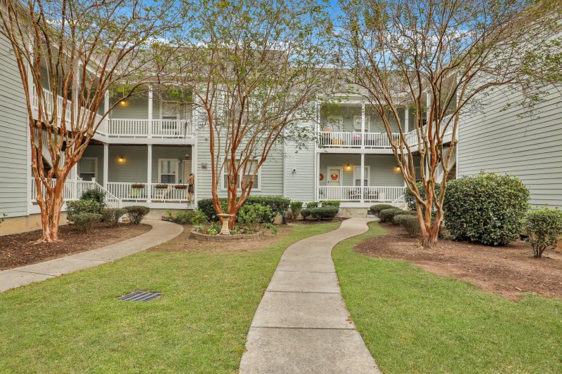 Seagate Village, Charleston Community