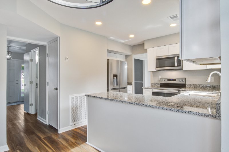 Property image 2 of 206 Lynton Court in Devon Forest, Goose Creek, SC 29445