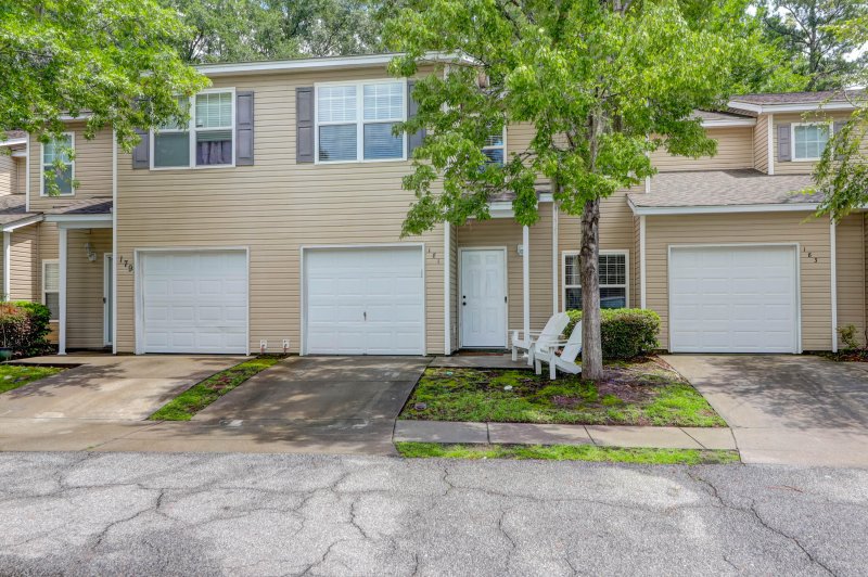 181 Grand Oaks Drive