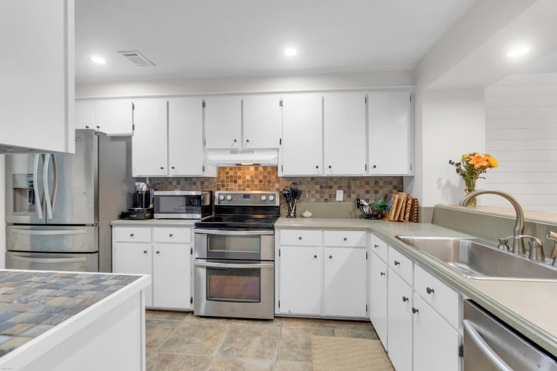 Property image 3 of 1162 Shadow Lake Circle 44 in Snee Farm, Mount Pleasant, SC 29464