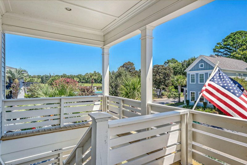 Property image 2 of 1182 Welcome Drive in Snee Farm, Mount Pleasant, SC 29464