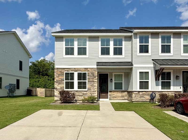 7806 Park Gate Drive