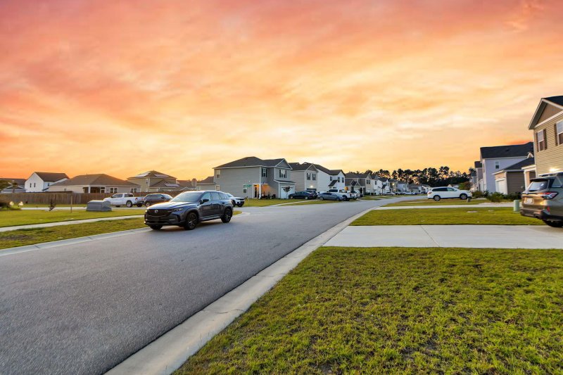 Property image 5 of 108 Holly Leaf Lane in Cane Bay Plantation, Summerville, SC 29486