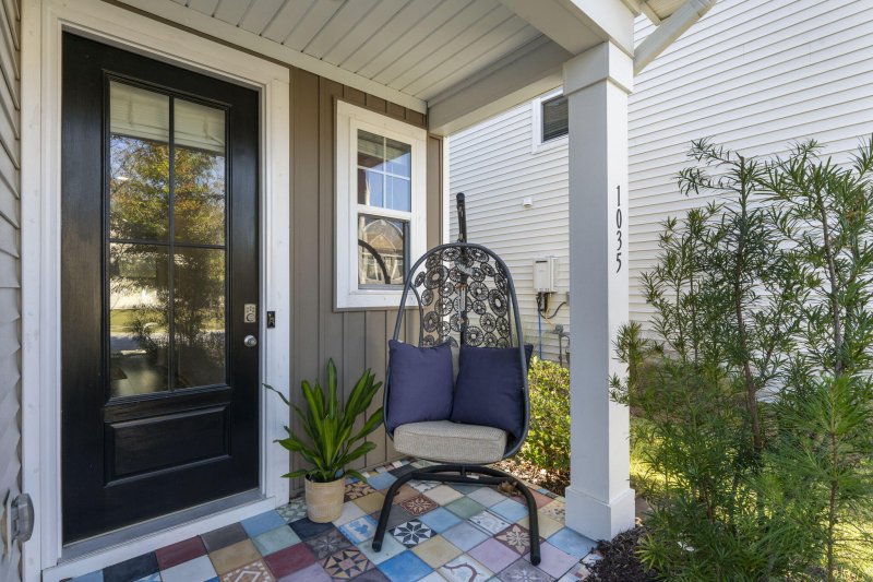 Property image 2 of 1035 Sago Palm Court in Bees Crossing, Mount Pleasant, SC 29466