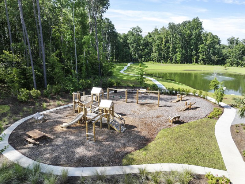 Property image 5 of 221 Yarrow Way in Carolina Groves, Moncks Corner, SC 29461