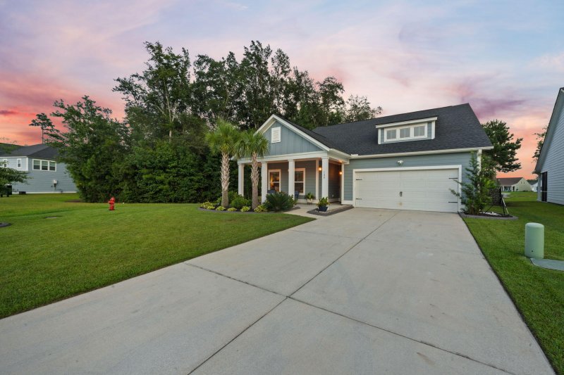 Property image 4 of 189 Granton Edge Lane in Cane Bay Plantation, Summerville, SC 29486