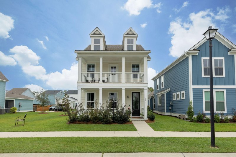 Property image 2 of 2015 Blue Bayou Boulevard in Twin Lakes, Johns Island, SC 29455