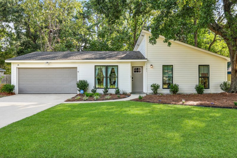 2131 Forest Lakes Boulevard