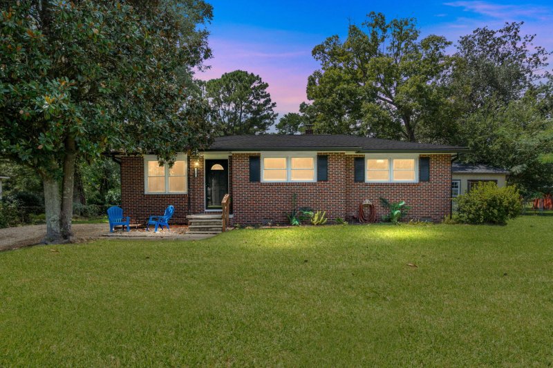 Property image 2 of 2167 Glendale Drive in Springfield, Charleston, SC 29414