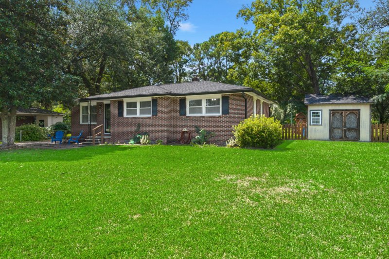 Property image 4 of 2167 Glendale Drive in Springfield, Charleston, SC 29414