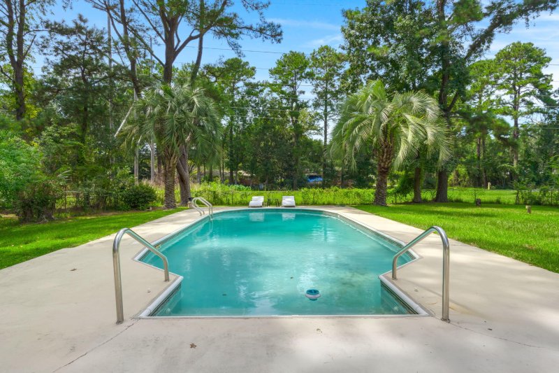 Property image 5 of 2167 Glendale Drive in Springfield, Charleston, SC 29414