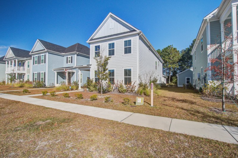 Property image 3 of 106 Helena Park Drive in Carnes Crossroads, Summerville, SC 29486