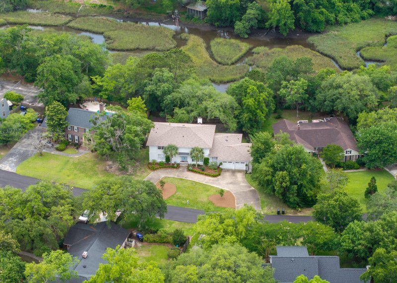 Property image 2 of 37 Fort Royal Avenue in Wespanee Plantation, Charleston, SC 29407