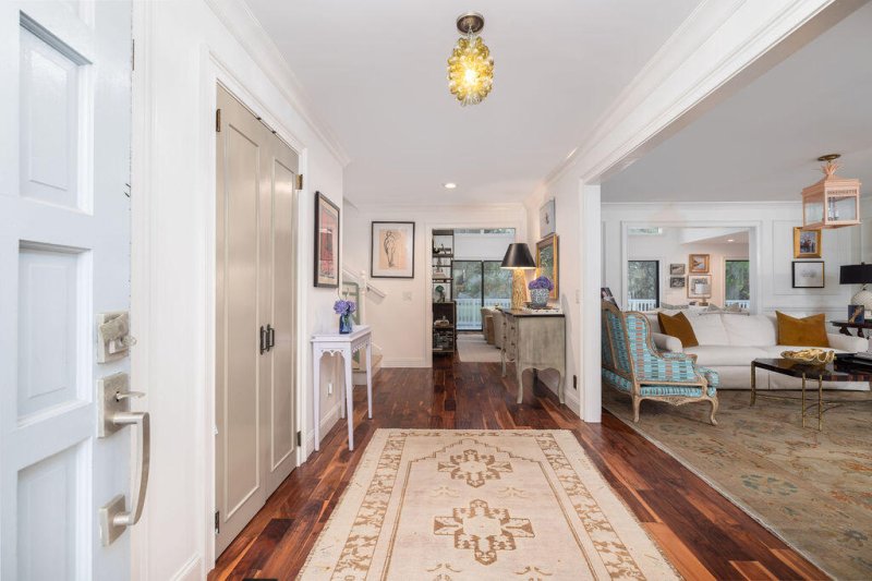 Property image 5 of 37 Fort Royal Avenue in Wespanee Plantation, Charleston, SC 29407