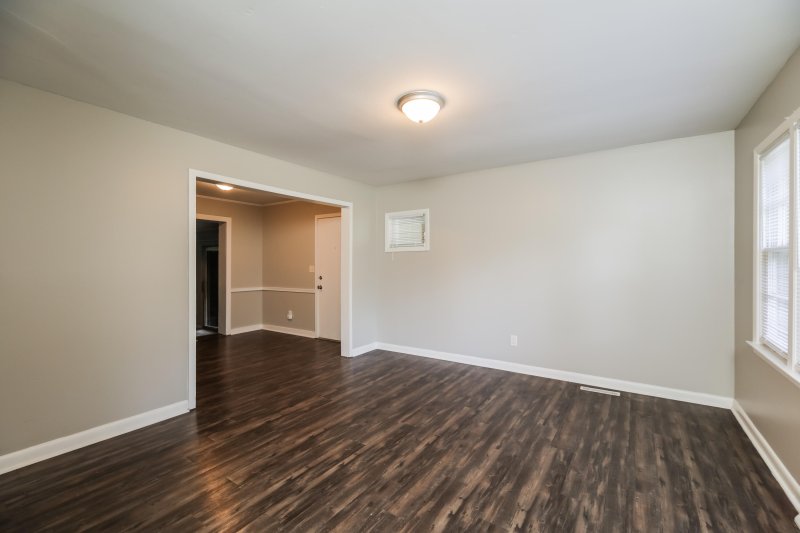 Property image 3 of 7021 Midland Drive in Midland Park, North Charleston, SC 29406