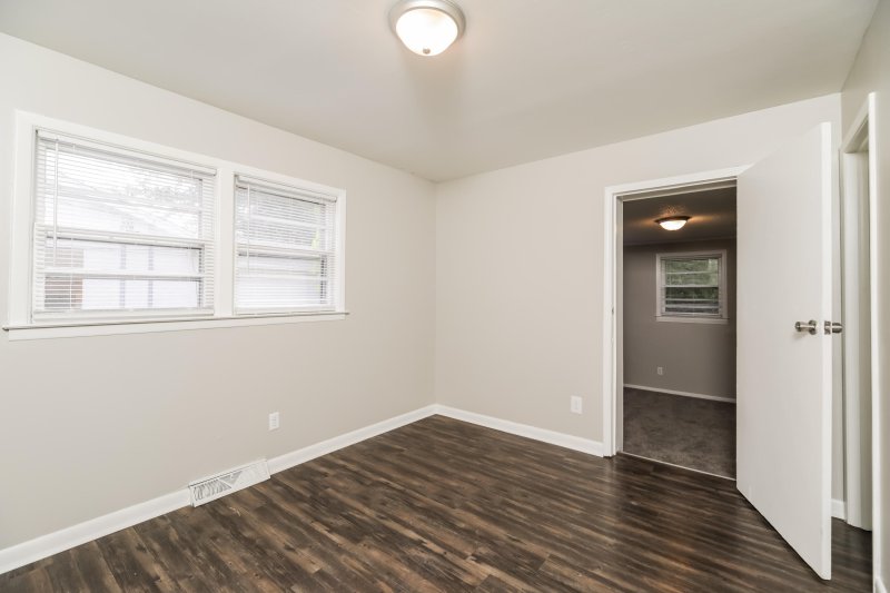 Property image 4 of 7021 Midland Drive in Midland Park, North Charleston, SC 29406