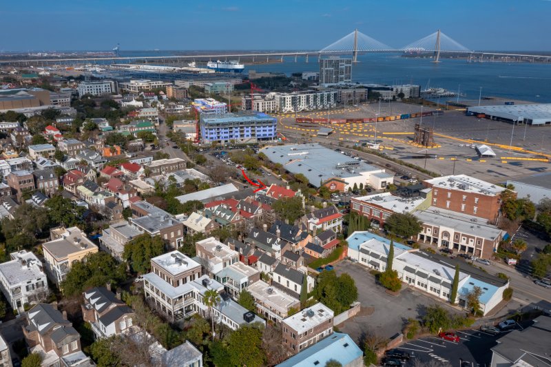 Property image 5 at 28 Hasell Street B, Charleston, SC 29401