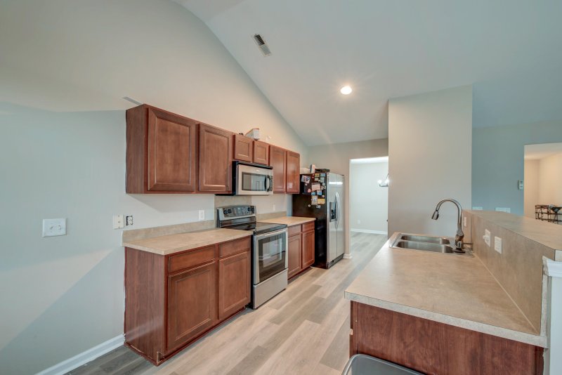 Property image 4 of 115 Salem Creek Drive in Liberty Hall Plantation, Goose Creek, SC 29445