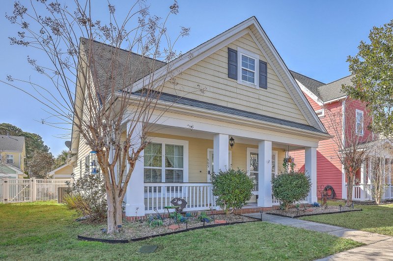 Property image 2 at 303 Crossandra Avenue, Summerville, SC 29483