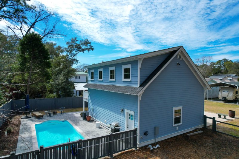 Property image 4 of 1328 Erckmann Drive in Old Mt Pleasant, Mount Pleasant, SC 29464