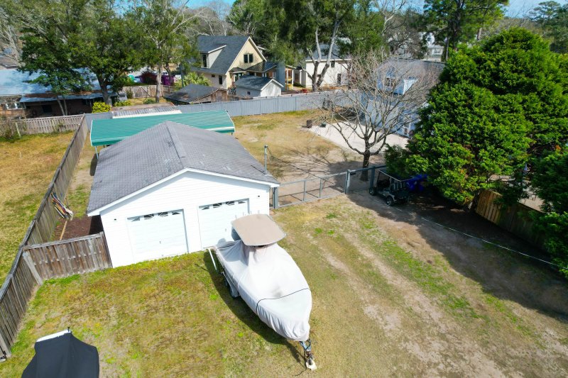 Property image 5 of 1328 Erckmann Drive in Old Mt Pleasant, Mount Pleasant, SC 29464