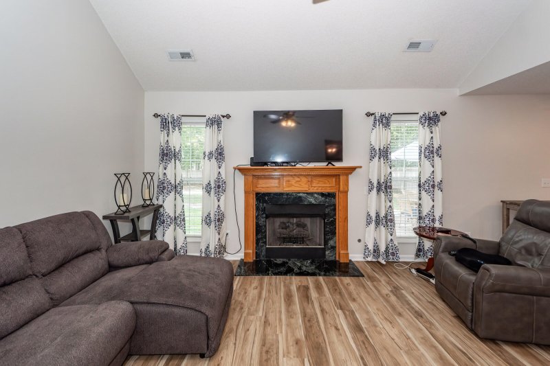 Property image 5 of 212 Hamlet Circle in Crowfield Plantation, Goose Creek, SC 29445