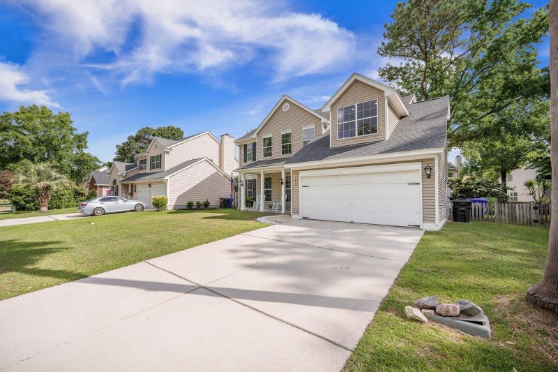 Property image 2 of 192 Historic Drive in Belle Hall, Mount Pleasant, SC 29464