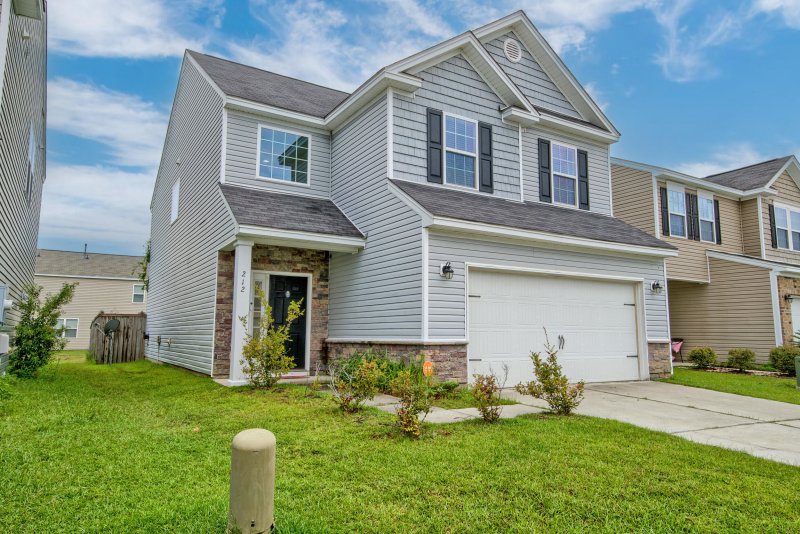 Wentworth Hall, Summerville Community