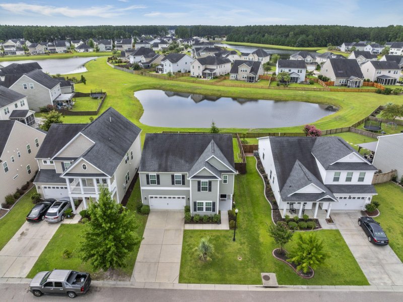 Property image 2 at 484 Whispering Breeze Lane, Summerville, SC 29486