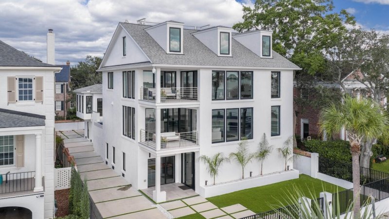 Property image 3 of 100 Murray Boulevard in South of Broad, Charleston, SC 29401