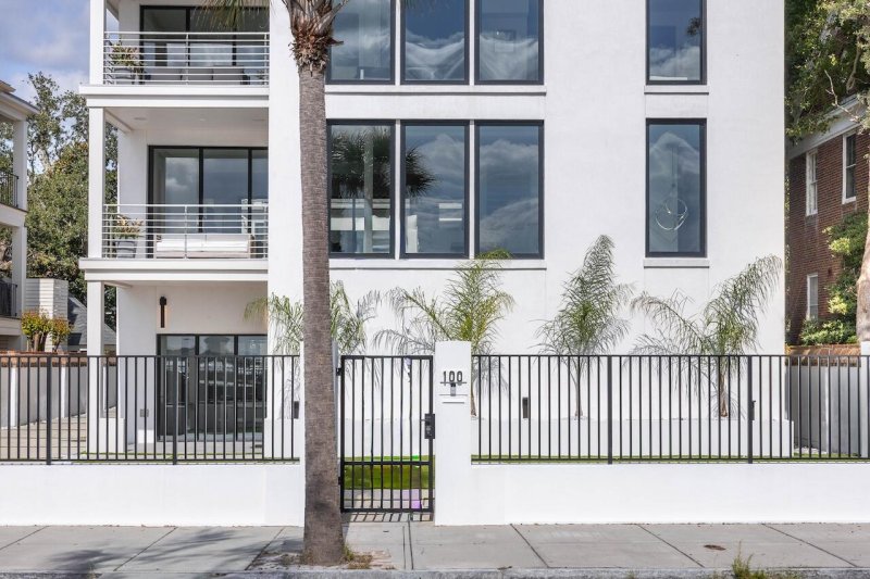 Property image 4 of 100 Murray Boulevard in South of Broad, Charleston, SC 29401