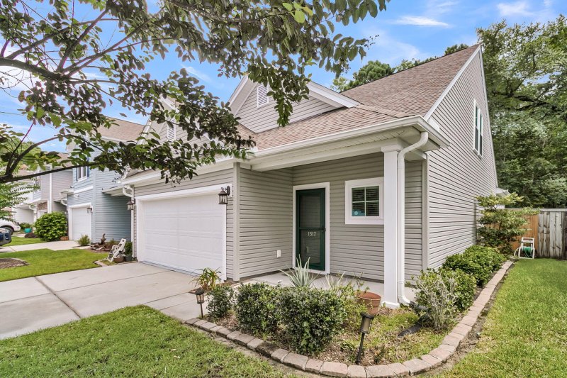 1517 Oldenburg Drive