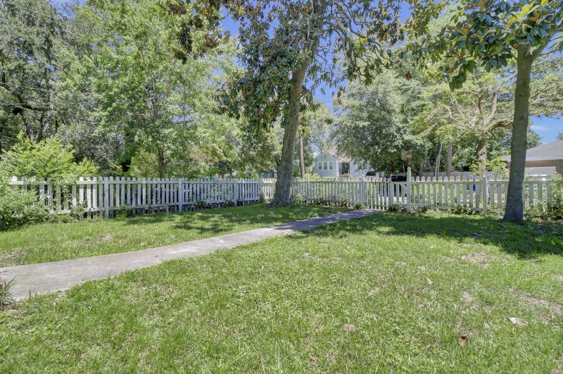 Property image 5 at 3 Riverside Drive, Charleston, SC 29403