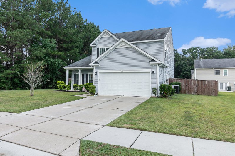 Property image 4 of 424 Gianna Lane in Sophia Landing, Goose Creek, SC 29445