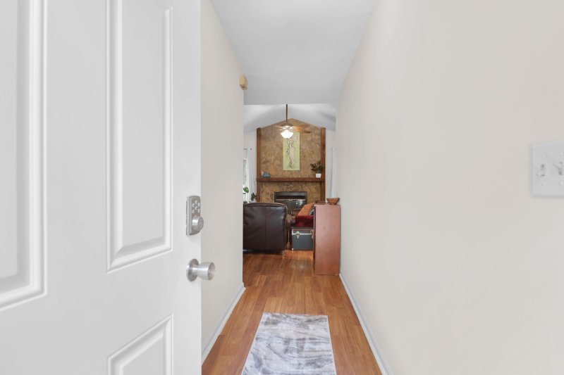 Property image 2 of 2831 Chicopee Drive in Colony North, North Charleston, SC 29420