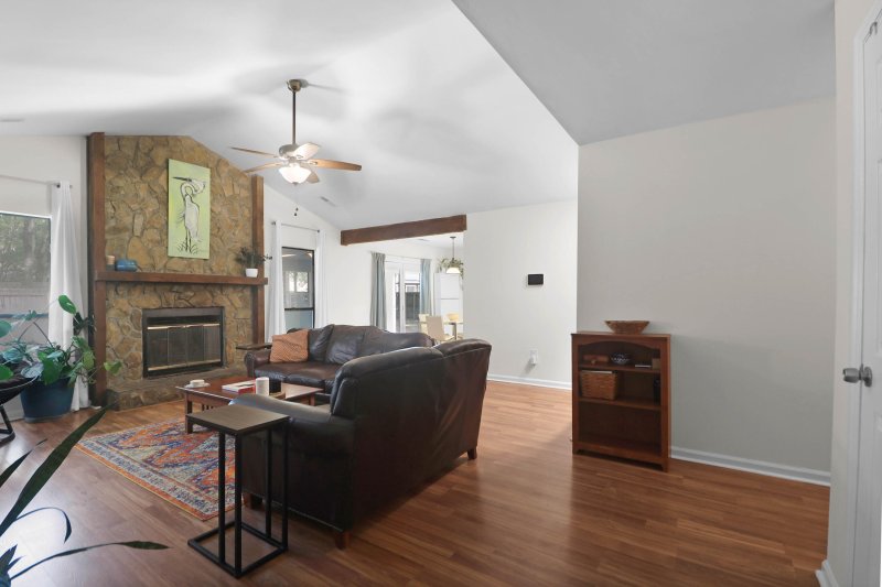 Property image 3 of 2831 Chicopee Drive in Colony North, North Charleston, SC 29420