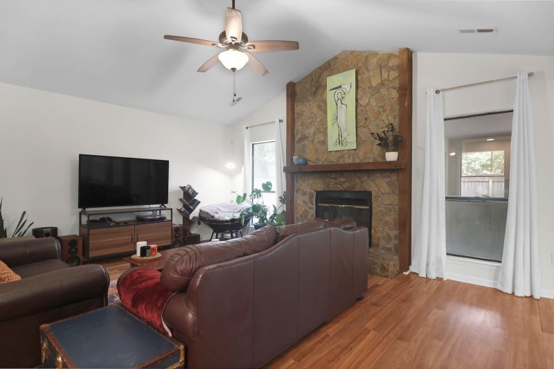 Property image 5 of 2831 Chicopee Drive in Colony North, North Charleston, SC 29420