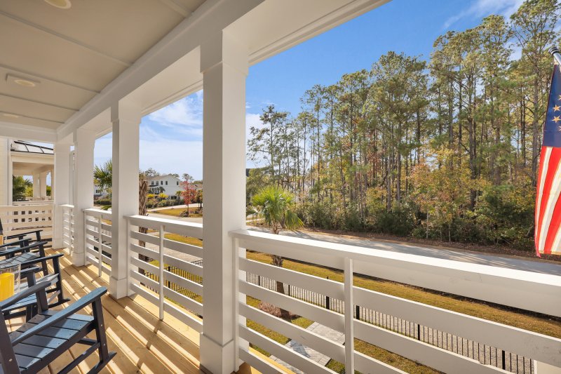 Property image 3 of 1546 N Lakeshore Drive in Liberty Hill Farm, Mount Pleasant, SC 29466