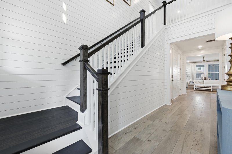 Property image 4 of 1546 N Lakeshore Drive in Liberty Hill Farm, Mount Pleasant, SC 29466