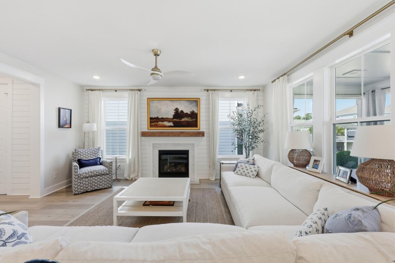 Property image 5 of 1546 N Lakeshore Drive in Liberty Hill Farm, Mount Pleasant, SC 29466