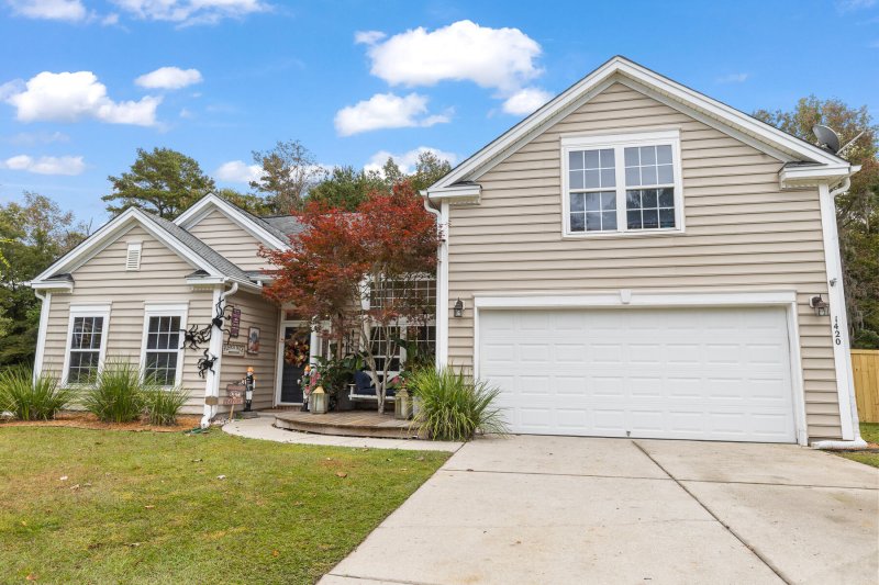 Property image 2 of 1420 Ashley Garden Boulevard in Grand Oaks Plantation, Charleston, SC 29414